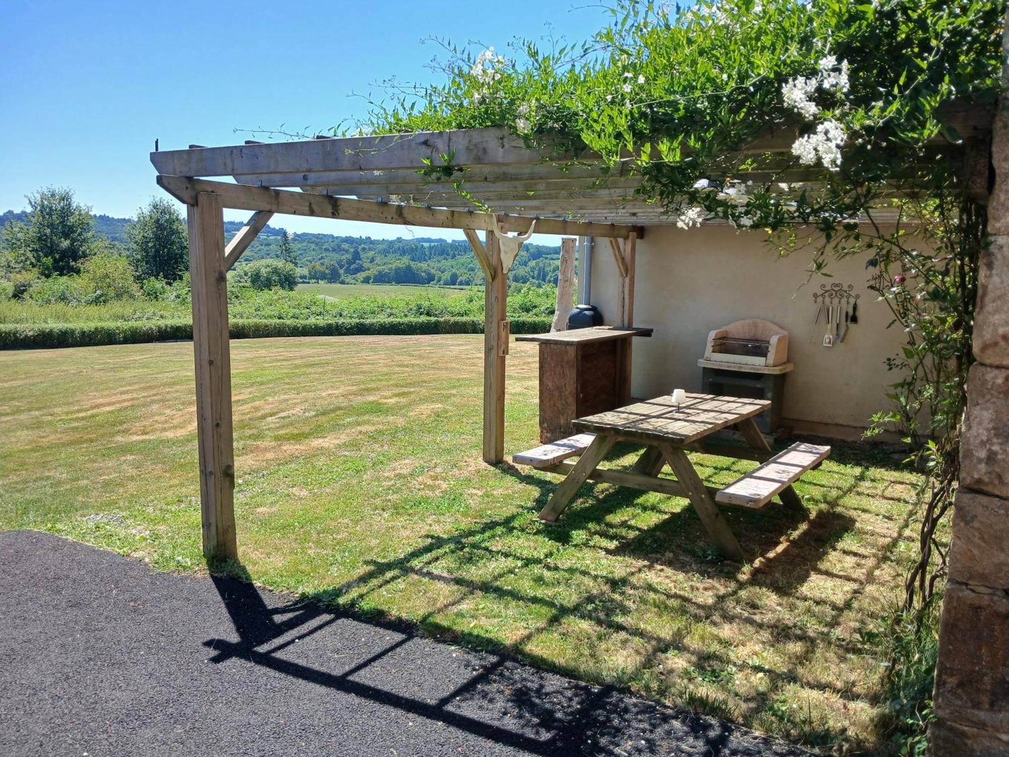 Вилла Reids Retreat La Roche-l'Abeille Экстерьер фото